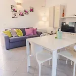 Апартаменты Profumo Di Rosa - Italian Homing Дезенцано-дель-Гарда