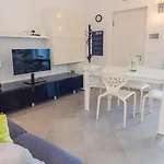 Апартаменты Profumo Di Rosa - Italian Homing Дезенцано-дель-Гарда